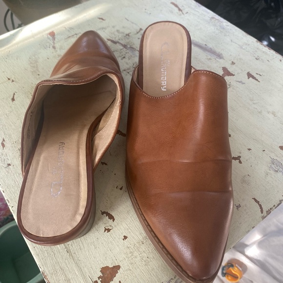 Slip on heels - Picture 2 of 3